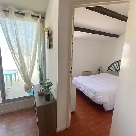 T2 Apartment, Sea View, Terrace * Agde